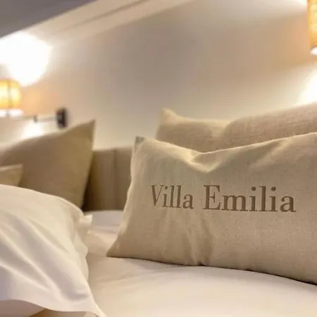 Emilia Villa Le Coq