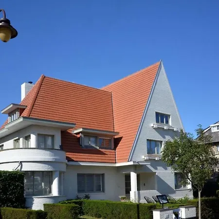 Emilia Villa De Haan